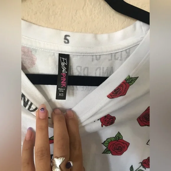 « Rise up and pray » white shirt red roses - Picture 6 of 6